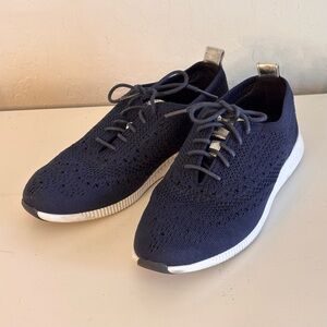 Cole Haan 2.ZERØGRAND Stitchlite Wingtip Oxfords in Blue w Metallic Silver, Sz 5